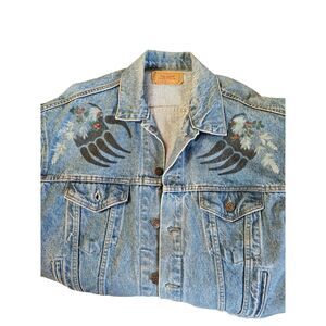 VINTAGE Custom 80s LEVI'S Patches DENIM Jean TRUCKER JACKET Harley MADE IN USA